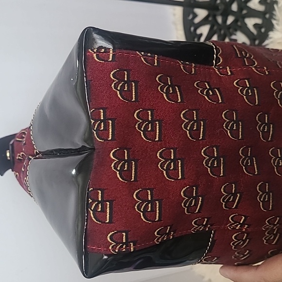 EUC Dooney & Bourke - Picture 4 of 10